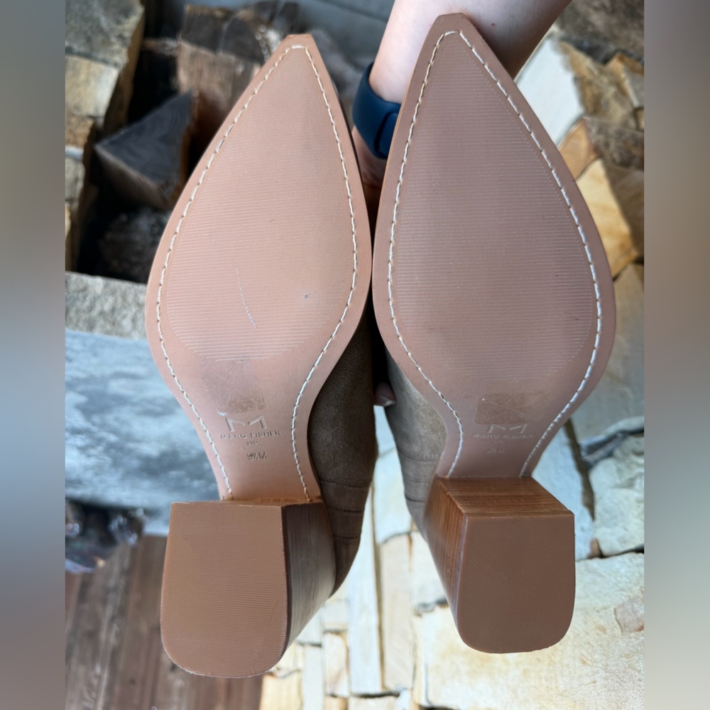 Marc Fisher women’s leather Suede Pointed-Toe Ankle Boots in tan. Sz-9.5M. LocW - Picture 12 of 12